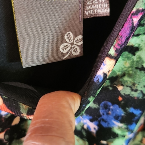 Dress - Picture 2 of 6